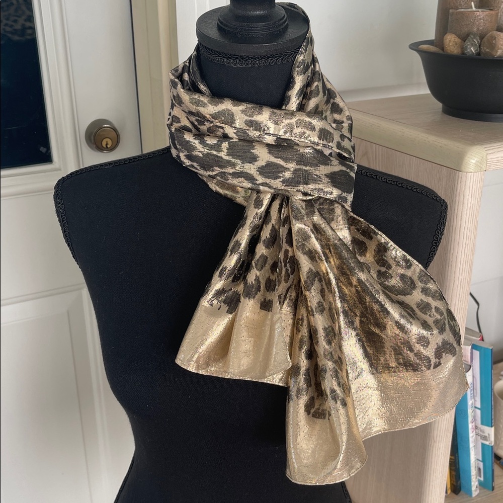 Amanda Smith Made in Italy Metallic Leopard Print Scarf